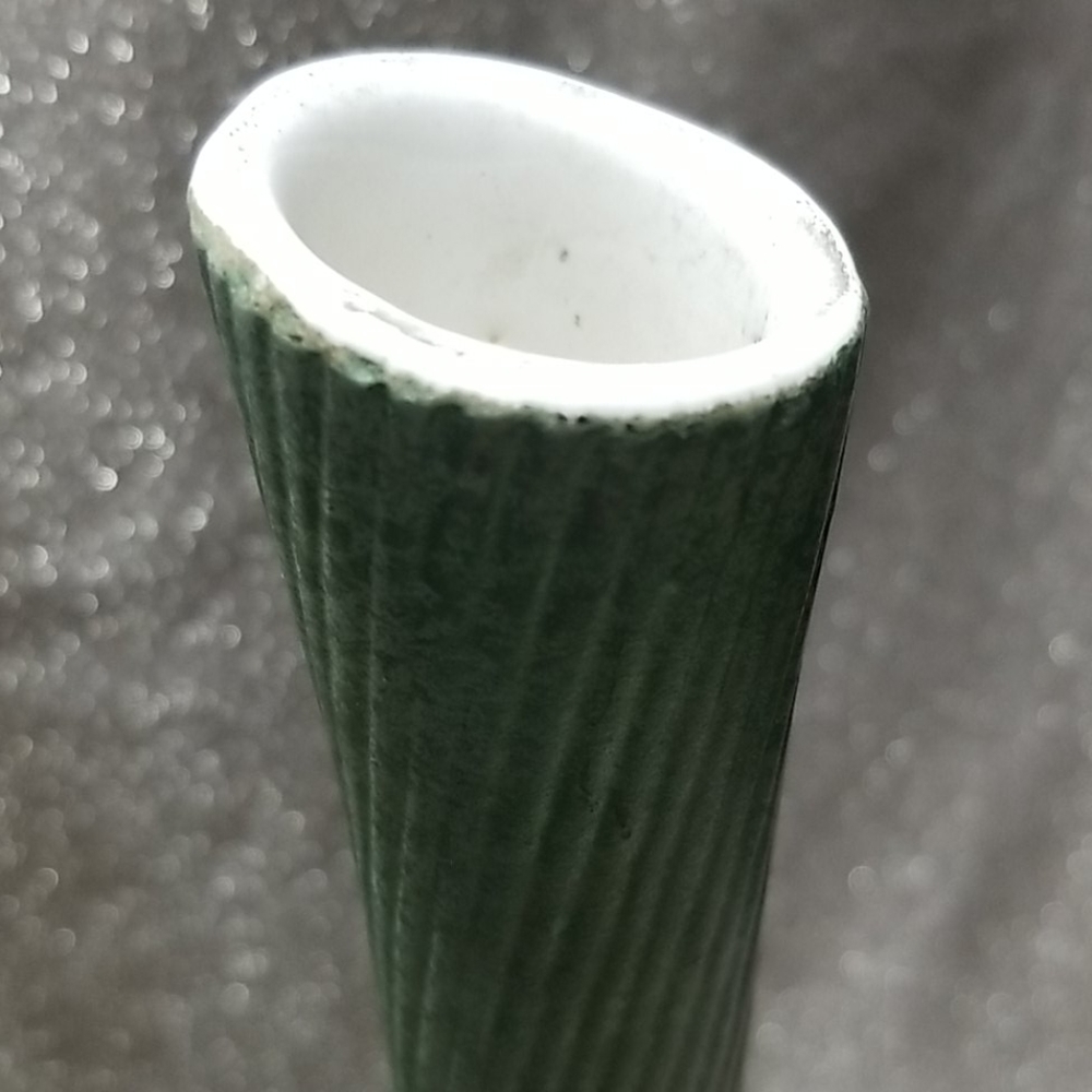 1950s Shawnee Pottery Vase Green Confetti Glaze - Picture 3 of 6